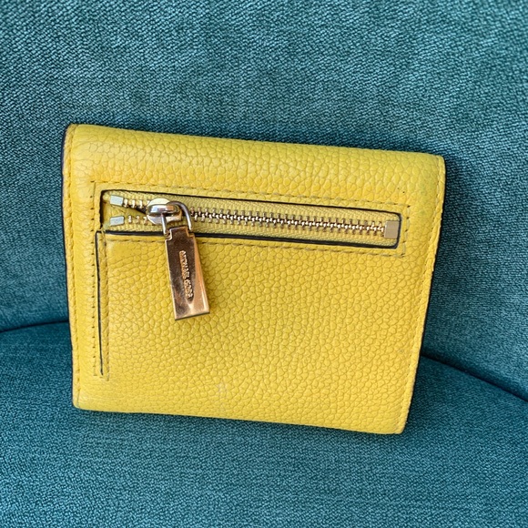 Michael Kors Yellow Envelope Wallet - Picture 2 of 8